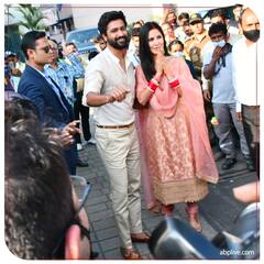 Katrina Kaif Vicky Kaushal Pics: கணவன், மனைவியாக மக்களை சந்தித்த கேத் - விக்கி...!