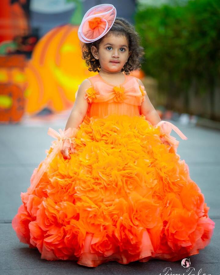 బుట్టబొమ్మలా 'దిల్' రాజు మనవరాలు ఇషిక(Image Credit: Instagram/Hanshitha Reddy)