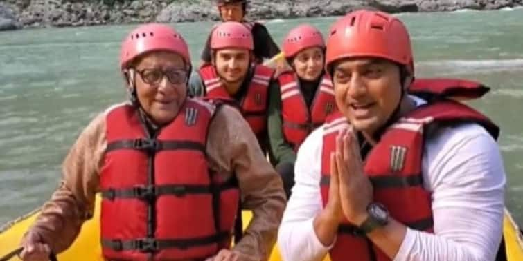 Tonic Update: Dev shares video of post rafting sequence shoot with Paran Bandyopadhyay Tonic Update: 'জিনিয়াস' পরাণ বন্দ্যোপাধ্যায়ের র‍্যাফ্টিং শেষের ভিডিও পোস্ট দেবের