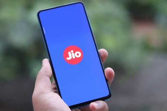 Jio Prepaid Plan: 100 रुपये सस्ता हुआ जियो का यह प्रीपेड प्लान, डेली 2GB डेटा और 1 साल Disney+ Hotstar का सब्सक्रिप्शन भी