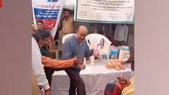 UP Election: BJP नेता का मुफ्त राशन के बदले वोट मांगने का वीडियो वायरल | Khabrein Tabadtod