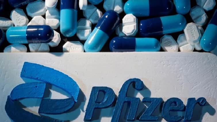 European Medicines Agency Approves Pfizer COVID Pill For Emergency Use Pfizer COVID Pill : दिलासादायक! फायझर टॅबलेटच्या आपत्कालीन वापराला मंजुरी, ओमायक्रॉनवरही प्रभावी