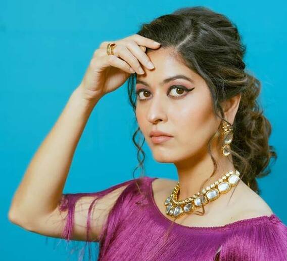 अभिज्ञाने केला खास लूक!