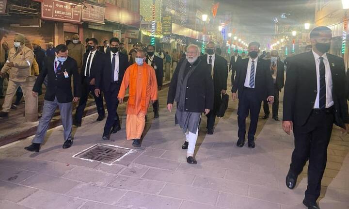 પીએમ મોદીએ સોમવારે રાતે અચાનક બનારસ રેલવે સ્ટેશનની મુલાકાત લીધી, તેમને કહ્યું કે નેક્સ્ટ સ્ટેશન બનારસ.
