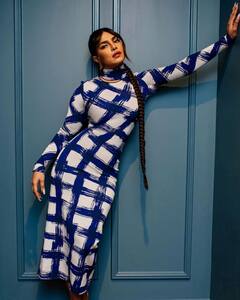 Priyanka chopra Photos: ఓ వాలు జడ... ప్రియాంకో చోప్రా జడ చూస్తే నవ్వుకుంటారు