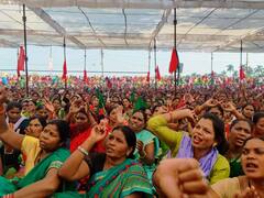 Chhattisgarh: मानदेय बढ़ाने की मांग को लेकर आंगनबाड़ी कार्यकर्ताओं की हड़ताल, कहा- परिवार चलाना मुश्किल