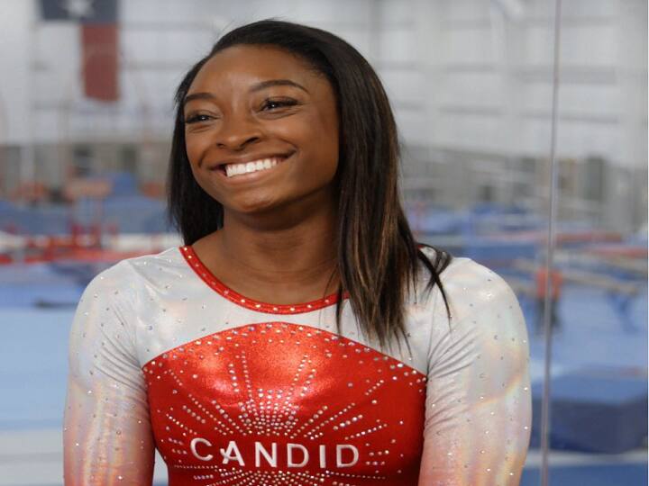 Americas gymnast Simone Biles announced as Time Magazines Athlete of the Year Time Magazine Athlete of the Year : अमेरिकेची जिम्नास्ट सिमोन बाइल्सचं मोठं यश, टाईम मॅगझिनकडून 'अॅथलीट ऑफ द इयर' म्हणून घोषित