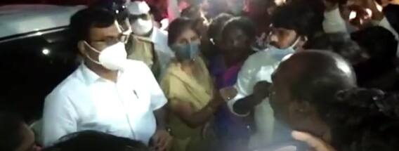 Nellore Collector : నెల్లూరు జిల్లా కలెక్టర్ ను అడ్డుకున్న జ్యోతినగర్ వాసులు