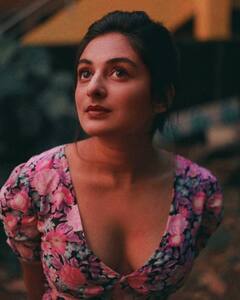 Esther Anil Photos: హీరోయిన్ ఛాన్సులు కోసమే ఈ ఫొటోషూట్స్?