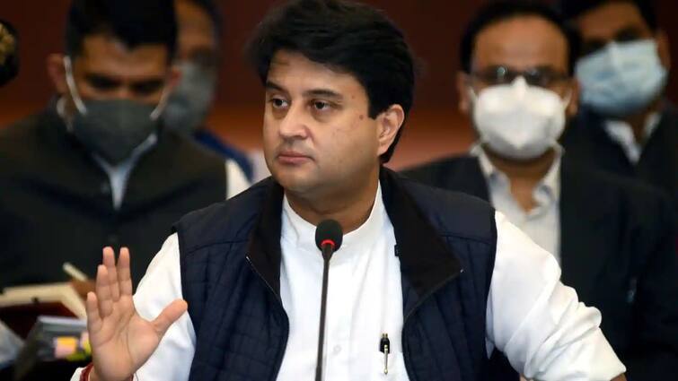 Madurai MP su venkatesan international airport statement is baseless says Aviation minister Jyotiraditya scindia Jyotiraditya scindia: எம்.பி. வெங்கடேசன் சொல்வது ஆதாரமற்றது - மத்திய அமைச்சர் சிந்தியா பதில்