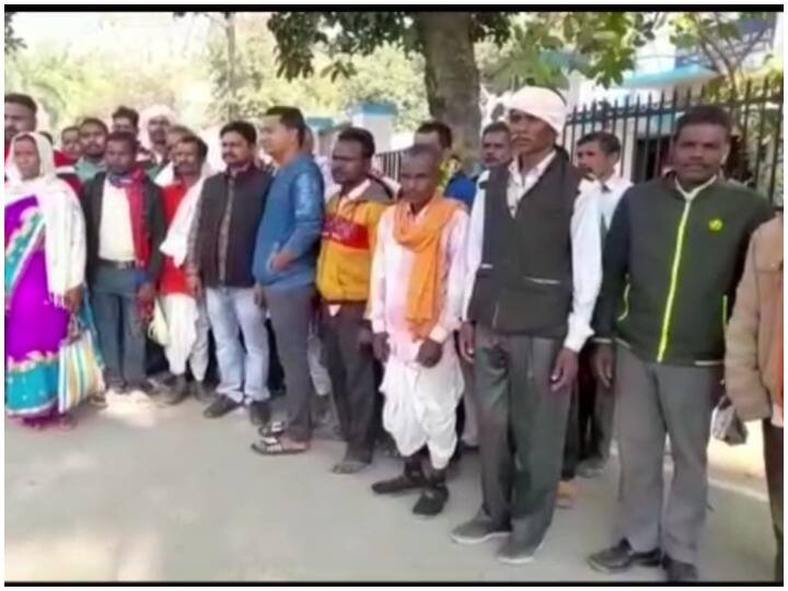 Ambikapur News villagers complain Compensation did not get after 12 years of making canal ANN Ambikapur News: नहर बनने के 12 साल बाद भी नहीं मिला भूमि अधिग्रहण का मुआवजा, ग्रामीणों ने लगाई गुहार