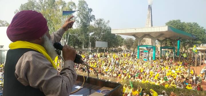 ਸੂਬਾ ਮੀਤ ਪ੍ਰਧਾਨ ਜਨਕ ਸਿੰਘ ਭੁਟਾਲ ਕਲਾ ਨੇ ਐਲਾਨ ਕੀਤਾ ਕਿ ਜਥੇਬੰਦੀ ਵੱਲੋਂ ਟੌਲ ਪਲਾਜ਼ਿਆ ਤੋਂ ਧਰਨੇ ਉਦੋਂ ਤੱਕ ਨਹੀਂ ਚੁੱਕੇ ਜਾਣਗੇ ਜਦੋਂ ਤੱਕ ਵਧਾਈ ਗਈ ਨਵੀਂ ਟੌਲ ਫੀਸ ਵਾਪਸ ਨਹੀਂ ਲਈ ਜਾਂਦੀ। ਉਨ੍ਹਾਂ ਨੇ ਅਧਿਆਪਕਾਂ ’ਤੇ ਲਾਠੀਚਾਰਜ ਦੀ ਨਿਖੇਧੀ ਕਰਦਿਆਂ ਚੰਨੀ ਸਰਕਾਰ ਦੇ ਸਕਿਉਰਿਟੀ ਡੀਐਸਪੀ ਦੀ ਮੁਅੱਤਲੀ ਦੀ ਮੰਗ ਵੀ ਕੀਤੀ।