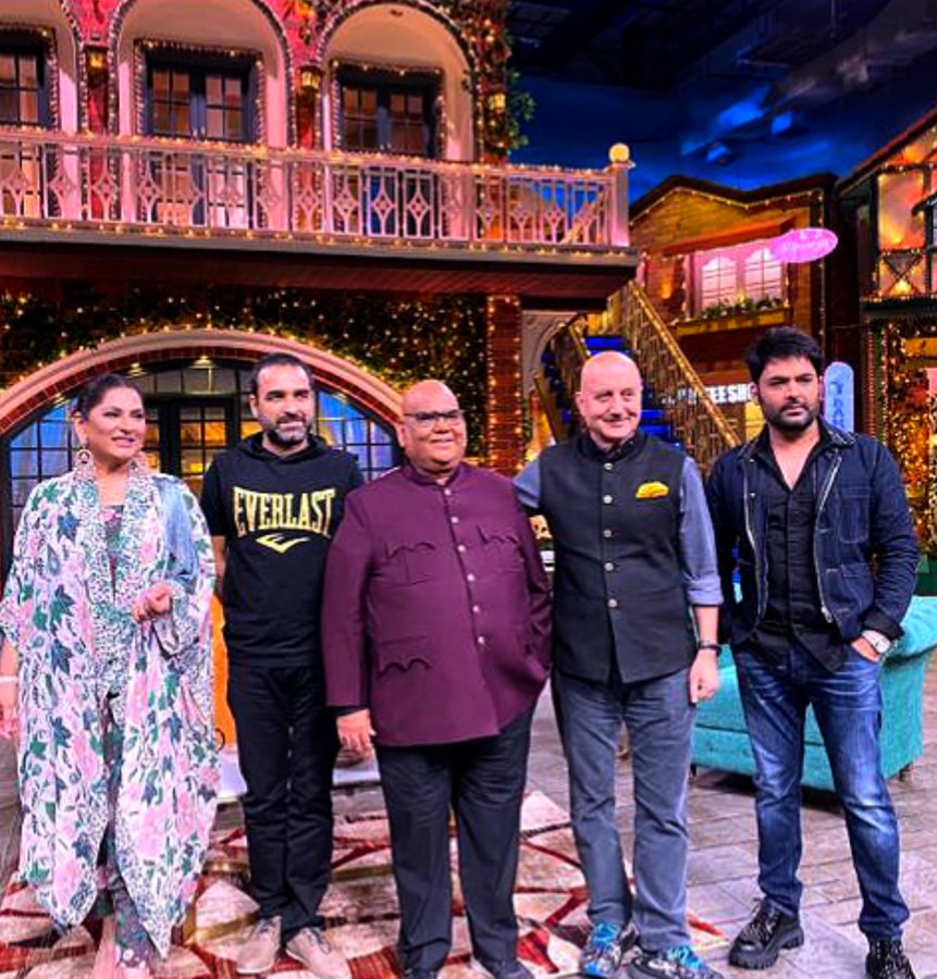Dubai में हाथ जोड़ कर शो के कर्मचारियों ने Archana Puran Singh से मांगी थी माफी, Kapil Sharma Show में हुआ खुलासा