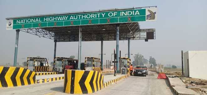 25 Toll Plazas closed in Punjab after farmers protest Punjab Toll Plaza: ਕਿਸਾਨਾਂ ਦੇ ਵਿਰੋਧ ਮਗਰੋਂ ਪੰਜਾਬ 'ਚ 25 ਟੋਲ ਪਲਾਜ਼ੇ ਬੰਦ