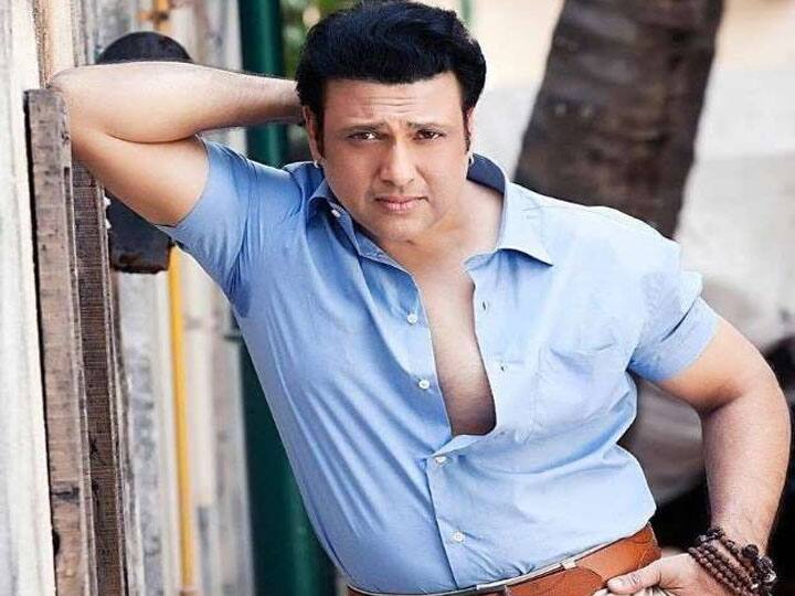 बॉलीवुड कॉमेडी का बादशाह और डांस का किंग इमोशन जज्बात और एक्शन का राजा कोई और नहीं वो है राजा बाबू गोविंदा. अक्सर हमने कॅामेडियन स्टार गोविंदा को हमेंशा फैंस को हंसाते हुए देखा है, लेकिन अपनी पर्सनल लाइफ में उन्होंने जो खोया इसका आप अंदाजा भी नहीं लगा सकते. आपको शायद ही पता होगा की गोविंदा ने अपनी 4 साल की बेटी को खो दिया था. उनकी ये बेटी वक्त से पहले पैदा हुई थी. इसलिए छोटा सा सफर ही तय कर पाई.