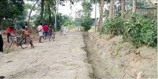 Maldah News: মন্দির সংস্কার ও রাস্তা নির্মাণের টাকা আত্মসাতের অভিযোগ পঞ্চায়েত প্রধানের বিরুদ্ধে