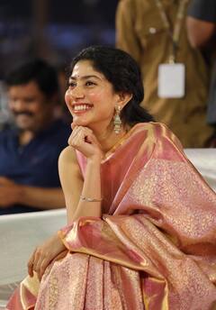 Sai Pallavi pics: அச்சச்சோ புன்னகை...ஆள்தின்னும் புன்னகை...‘ஷ்யாம் சிங்கா ராய்’ நிகழ்ச்சியில் சாய் பல்லவி..!