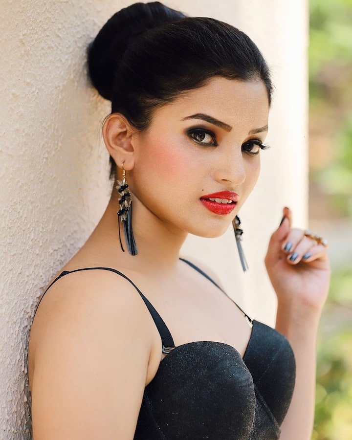 फॅन्ड्री फेम अभिनेत्री राजेश्वरी खरात आपल्या बोल्ड अंदाजामुळं सोशल मीडियावर चांगलीच चर्चेत असते(Photo : @Rajeshwari Kharat/FB)