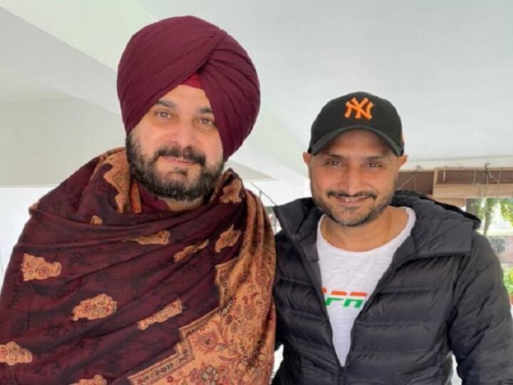 Harbhajan Singh might joins Congress Party ahead of Punjab Polls, Navjot Singh Sidhu Shares pictures Punjab News: हरभजन सिंह के कांग्रेस ज्वाइन करने की चर्चा तेज, नवजोत सिंह सिद्धू ने शेयर की बेहद ही खास तस्वीर