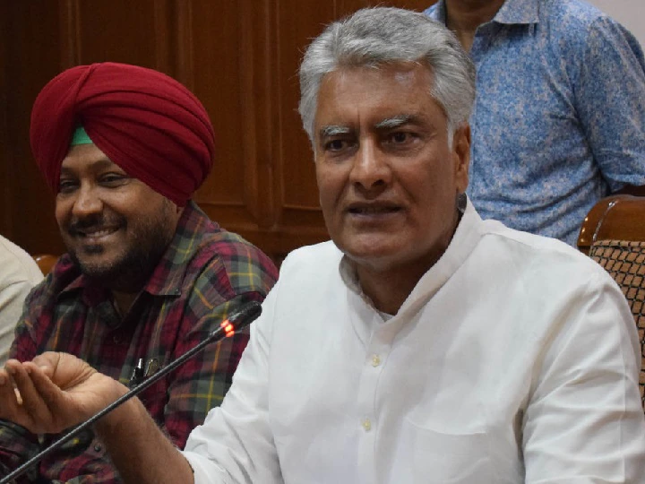 सुनील जाखड़ और केवी थॉमस को सोनिया गांधी ने पार्टी के सभी पदों से हटाया, कांग्रेस से नहीं हुआ निलंबन