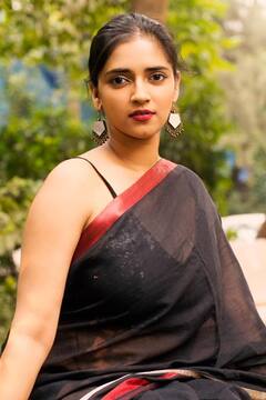 Actress Vasundhara | நடிகை வசுந்தராவின் அசத்தல் க்ளிக்ஸ்!!