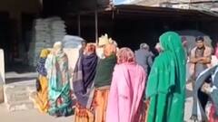 પાટણઃ રાધનપુર માર્કેટિંગયાર્ડમાં ખાતર લેવા માટે ખેડૂતોની લાગી કતાર, ખેડૂતોએ શું લગાવ્યા આરોપ?