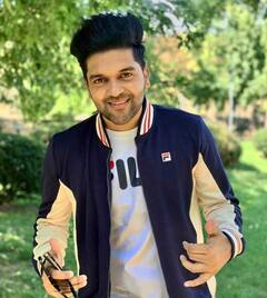 Guru Randhawa Net Worth: कई लग्जरी गाड़ियों और करोड़ों की संपत्ति के मालिक हैं पंजाबी सिंगर गुरु रंधावा, जानिए उनकी नेटवर्थ