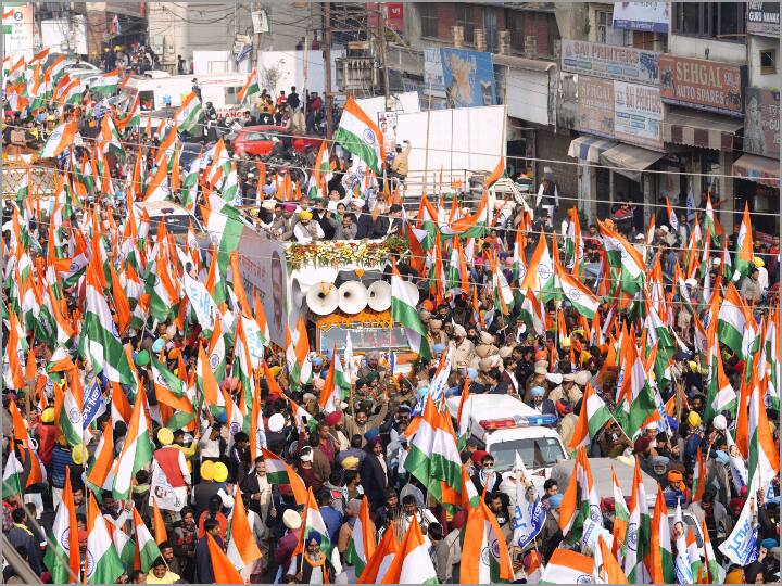 इस रोड शो के दौरान अरविंद केजरीवाल ने कहा,