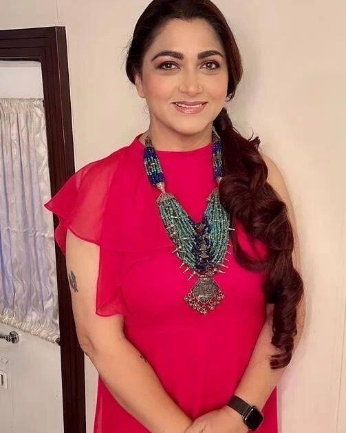 ஒவ்வொரு வாக்கியம் முடியும் போதும் புன்னகை செய்வாய் அதுவா அதுவா அதுவா