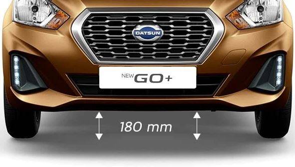 Datsun Go Plus ਦੀ ਲੰਬਾਈ 3995 mm, ਚੌੜਾਈ 1636 mm ਅਤੇ ਉਚਾਈ 1507 mm ਹੈ। ਇਸ ਨੂੰ 2450 mm ਦਾ ਵ੍ਹੀਲਬੇਸ ਅਤੇ 180 mm ਦਾ ਗਰਾਊਂਡ ਕਲੀਅਰੈਂਸ ਮਿਲਦਾ ਹੈ। Datsun GO+ ਲਗਭਗ 19 km/l ਮਾਈਲੇਜ ਦਿੰਦੀ ਹੈ।