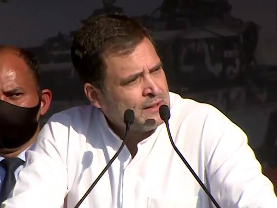 एका बाजूला माफी मागायची आणि दुसऱ्या बाजूला मंत्रीमंडळात हत्याऱ्याला ठेवायचं, राहुल गांधींचा मोदींवर निशाणा एका बाजूला माफी मागायची आणि दुसऱ्या बाजूला मंत्रीमंडळात हत्याऱ्याला ठेवायचं, राहुल गांधींचा मोदींवर निशाणा