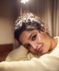 ஏனென்றால் உன் பிறந்தநாள்.. ரித்திகா சிங் க்ளிக்ஸ்