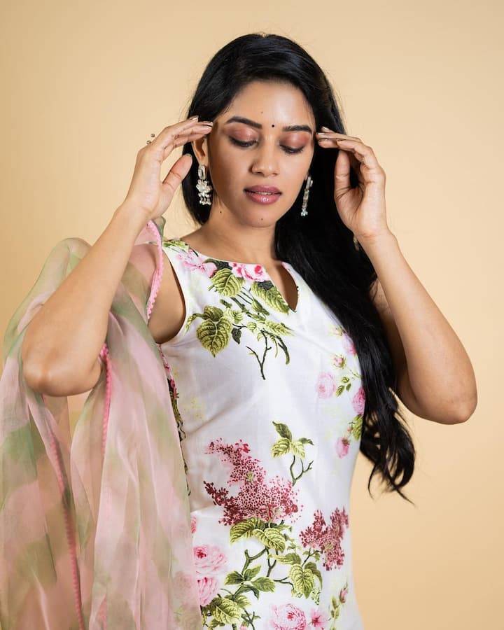 ஹே ஹே பெண்ணே பெண்ணே