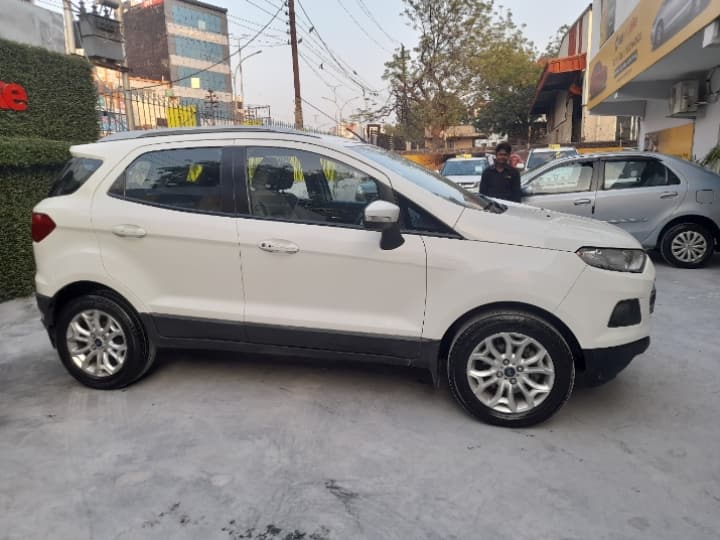Ford EcoSport used car price in delhi mahindra first choice Ford EcoSport: सिर्फ 3.95 रुपये में मिल रही है फोर्ड इकोस्पोर्ट SUV, बस इन बातों से रहें सावधान