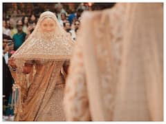 Ankita Lokhande ने अपनी शादी में पहना मनीष मल्होत्रा का डिज़ाइन किया ​​​​लहंगा, बनने में लगे 1600 घंटे