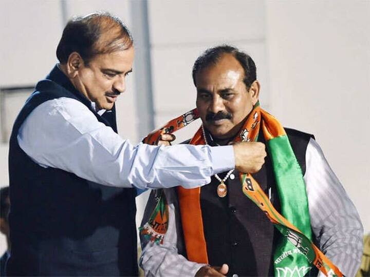 दारा सिंह चौहान बसपा के बड़े नेता थे. वह पार्टी की तरफ से लोकसभा और राज्यसभा के सदस्य रहे. मायावती के भी बहुत खास थे दारा सिंह चौहान. 2015 में बीएसपी से अलग होने के बाद वह बीजेपी में शामिल हो चुके हैं.