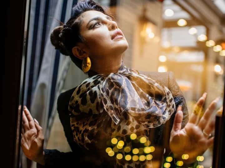 Priyanka Chopra new look stunned netizens, photos goes viral on social Media Priyanka Chopra New Look: ब्लैक आउटफिट में प्रियंका चोपड़ा के लुक ने ढाया सितम, सोशल मीडिया का बढ़ा तापमान