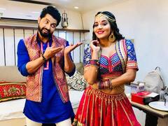 Monalisa से Sambhavna Seth तक, भोजपुरी फिल्मों की इन एक्ट्रेसेस ने अपने कोएक्टर संग रचाई शादी