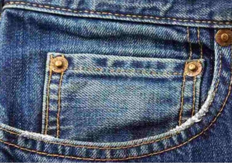 What Is The Purpose Of Small Buttons In Your Denim Jeans जीन्सवर ही छोटी बटणं का असतात? माहितीय का... 