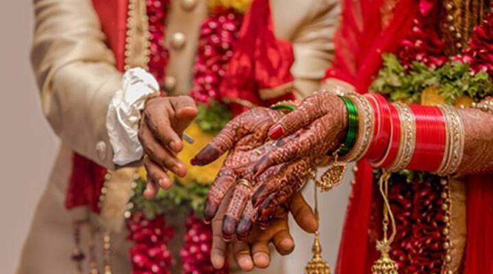 New wife escaps with money ornaments after marriage in hyderabad nacharam Hyderabad: లేకలేక పెళ్లయింది.. మెట్టింట్లో భార్యకు గ్రాండ్ వెల్‌కం.. కాసేపటికే అందరికీ భారీ షాక్