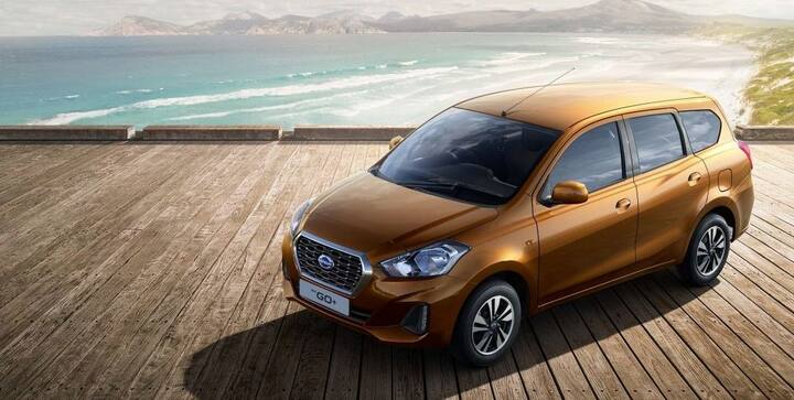 ਦਿੱਲੀ ਵਿੱਚ DATSUN GO+ ਦੀ ਸ਼ੁਰੂਆਤੀ ਕੀਮਤ 4,25,926 ਰੁਪਏ ਹੈ, ਜਦੋਂ ਕਿ ਇਸ ਦੇ ਟਾਪ ਵੇਰੀਐਂਟ ਦੀ ਐਕਸ-ਸ਼ੋਰੂਮ ਕੀਮਤ 6,99,976 ਲੱਖ ਰੁਪਏ ਹੈ। ਇਹ ਸੱਤ ਸੀਟਰ ਕਾਰਾਂ ਵਿੱਚੋਂ ਸਭ ਤੋਂ ਸਸਤੀ ਹੈ, ਪਰ ਜੇਕਰ ਤੁਸੀਂ 31 ਦਸੰਬਰ ਤੋਂ ਪਹਿਲਾਂ ਖਰੀਦਦੇ ਹੋ, ਤਾਂ ਤੁਸੀਂ 40 ਹਜ਼ਾਰ ਰੁਪਏ ਹੋਰ ਬਚਾ ਸਕਦੇ ਹੋ। ਯਾਨੀ ਤੁਸੀਂ ਇਸ ਨੂੰ 4 ਲੱਖ ਰੁਪਏ ਤੋਂ ਵੀ ਘੱਟ 'ਚ ਖਰੀਦ ਸਕਦੇ ਹੋ।