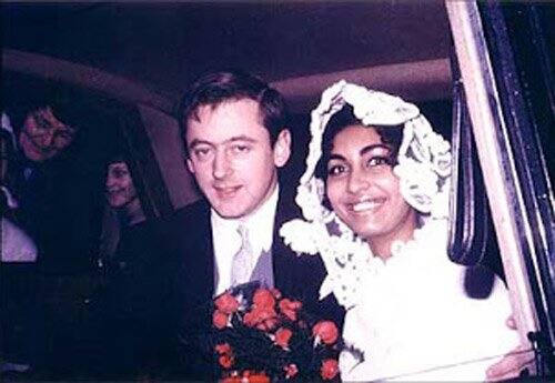 भारत की पहली मिस वर्ल्ड बनी थीं रीता फारिया. पेशे से डॉक्टर रीता फारिया 1966 में ये खिताब जीती थीं. उन्होंने डेविड पॉवेल नाम के डॉक्टर संग शादी की है. शादी के बाद वह डबलिन में सेटल हो गई है.