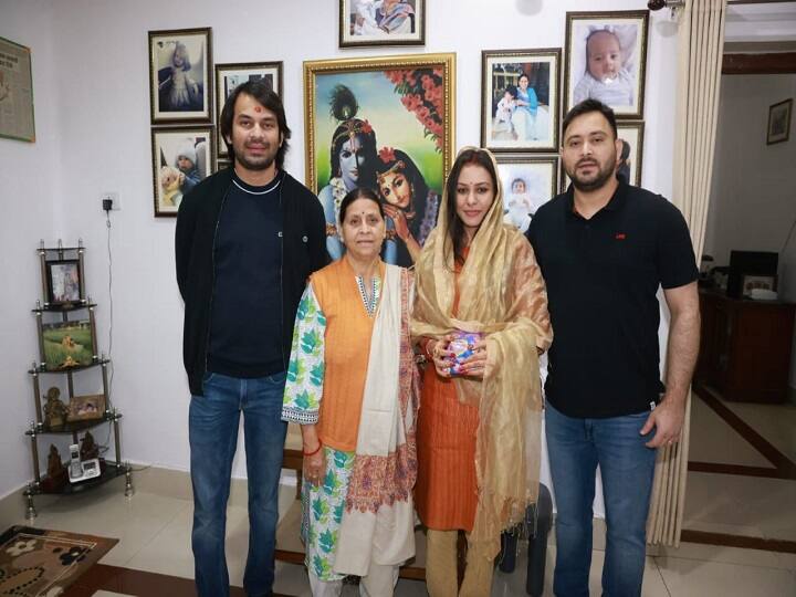 इसी क्रम में बुधवार की रात लालू यादव के बड़े बेटे और हसनपुर विधायक तेज प्रताप यादव भी पटना लौट आए हैं. पटना आने के बाद गुरुवार को वे राबड़ी आवास पहुंचे. 