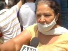 Year Ender 2021: लॉकडाउन खुलते ही शराब खरीदने पहुंची आंटी, फिर कहा- दवा से नहीं, पैग से असर होगा, खूब Viral हुआ था वीडियो