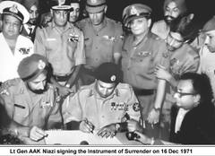 Vijay Diwas 2021: 1971 का वो युद्ध, जब भारत ने कर दिए थे पाकिस्तान के दो टुकड़े, देखें उस जंग की खास तस्वीरें