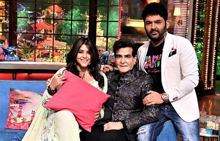 Jeetendra Praised His Daughter Ekta Kapoor, For Investing ₹4 Crore On  Permanent Set For Show When Bungalows Were Too Expensive To Rent Out | Ekta  Kapoor और मां Shobha Kapoor ने लगाया