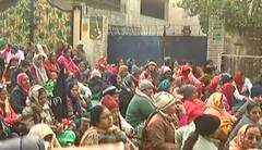 ਡਿਪਟੀ CM OP ਸੋਨੀ ਦੀ ਰਿਹਾਇਸ਼ ਬਾਹਰ ਹੈਲਥ ਵਰਕਰਾਂ ਦਾ ਪਰਿਵਾਰ ਸਮੇਤ ਹੱਲਾ ਬੋਲ