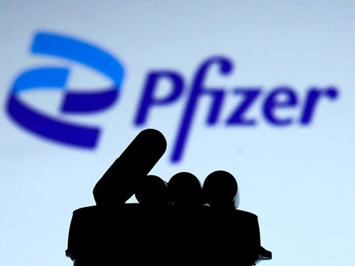 Pfizer COVID Pill : ओमायक्रॉनचं संकट! अमेरिकेत 12 वर्षांवरील सर्वांसाठी फायझर टॅबलेट्सच्या आपत्कालीन वापराला मंजुरी Corona Covid updates US health regulator authorizes Pfizer's Covid pill as Omicron surges Pfizer COVID Pill : ओमायक्रॉनचं संकट! अमेरिकेत 12 वर्षांवरील सर्वांसाठी फायझर टॅबलेट्सच्या आपत्कालीन वापराला मंजुरी