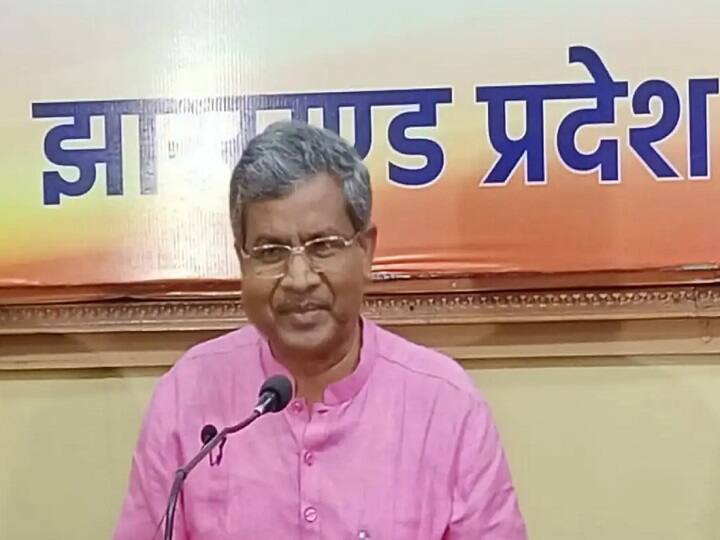 Vijay Diwas 2021: विजय दिवस की 50वीं वर्षगांठ आज, झारखंड के पूर्व सीएम बाबूलाल मरांडी ने जवानों के शौर्य को किया याद Vijay Diwas 2021 Former Jharkhand CM Babulal Marandi remember courage and sacrifice of armed forces Vijay Diwas 2021: विजय दिवस की 50वीं वर्षगांठ आज, झारखंड के पूर्व सीएम बाबूलाल मरांडी ने जवानों के शौर्य को किया याद