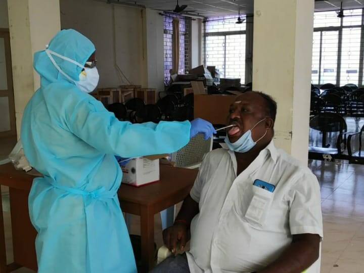 திண்டுக்கல்லில் 5 பேருக்கும் , நெல்லை 7 பேருக்கும் உறுதியானது கொரோனா தொற்று Five people in Dindigul and seven others in Nellai were confirmed to be infected with the corona virus today. திண்டுக்கல்லில் 5 பேருக்கும் , நெல்லை 7 பேருக்கும் உறுதியானது கொரோனா தொற்று